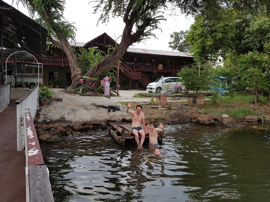 Aajam Riverfront Rooms Kanchanaburi Exterior photo